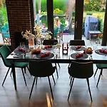 Downtown Hideaway, Grand Deluxe Alojamento de Acomodação e Pequeno-almoço