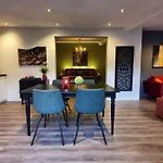 Alojamento de Acomodação e Pequeno-almoço Downtown Hideaway, Grand Deluxe Eindhoven