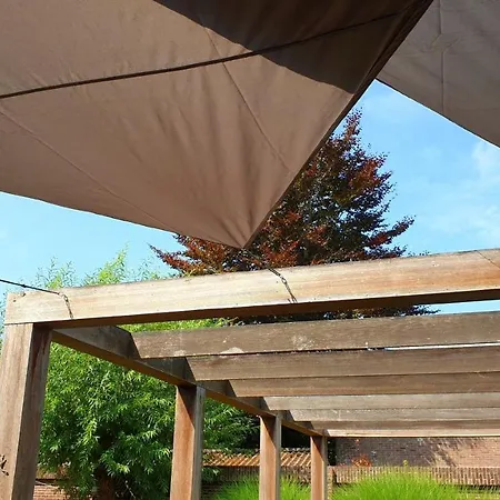 Downtown Hideaway, Grand Deluxe Panzió