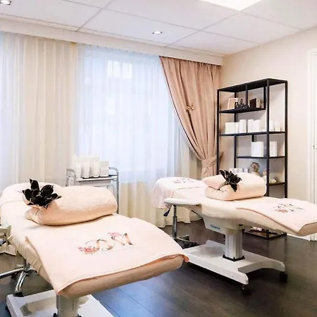 Downtown Hideaway, Grand Deluxe Panzió Eindhove