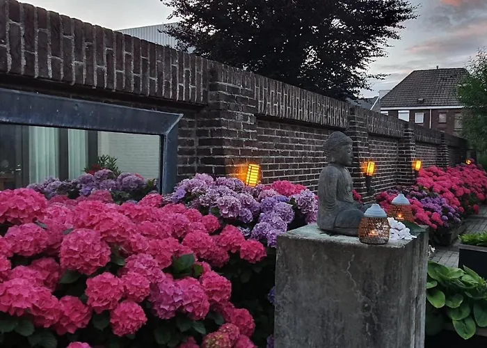 Downtown Hideaway, Grand Deluxe Bed & Breakfast