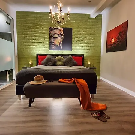 Downtown Hideaway, Grand Deluxe