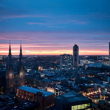 Downtown Hideaway, Grand Deluxe