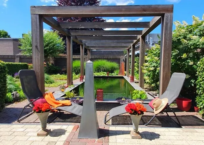 Downtown Hideaway, Grand Deluxe