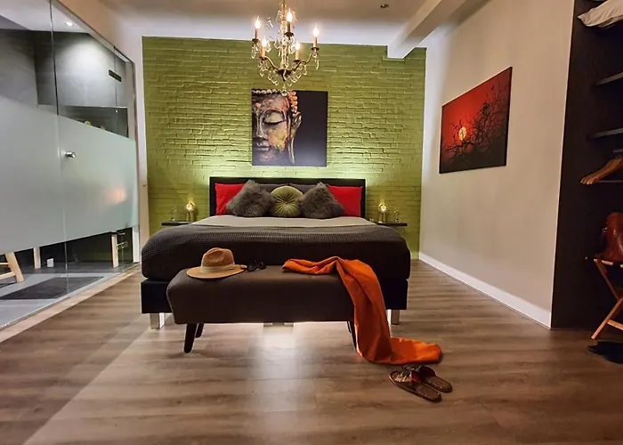 Downtown Hideaway, Grand Deluxe